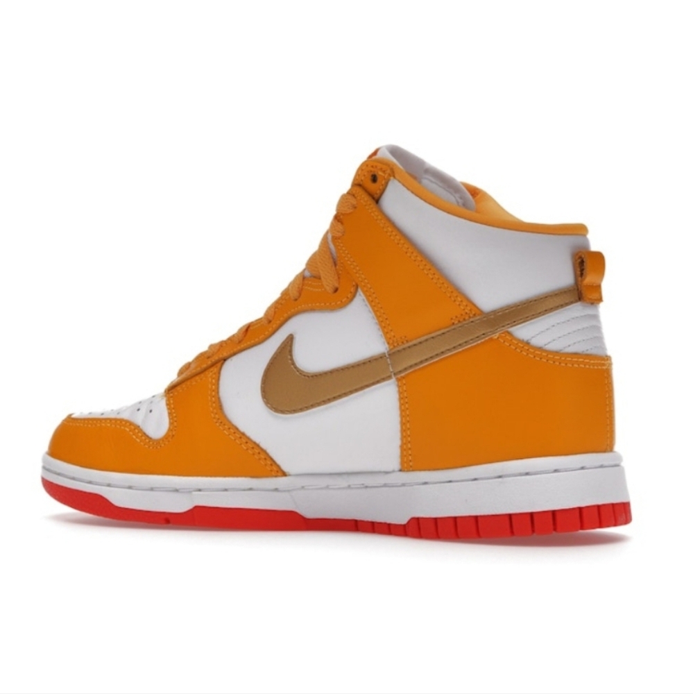 Nike Dunk High-Top Sneakers - Picture 2 of 5